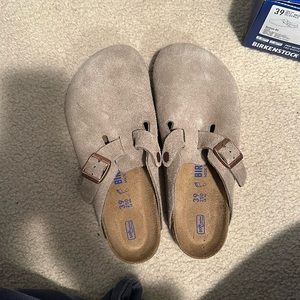brand new boston birkenstock clogs